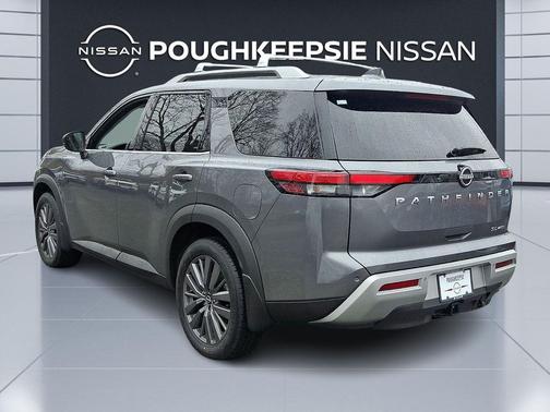 Gun Metallic 2023 Nissan Pathfinder SL 4WD