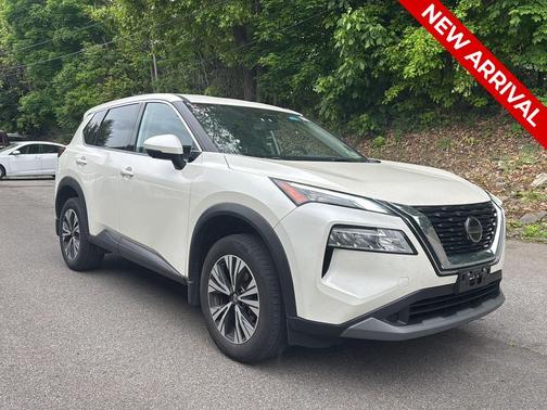 Pearl White Tricoat 2021 Nissan Rogue SV