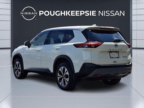 Pearl White Tricoat 2021 Nissan Rogue SV