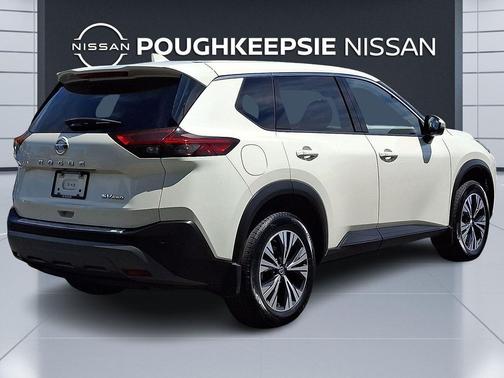 Pearl White Tricoat 2021 Nissan Rogue SV