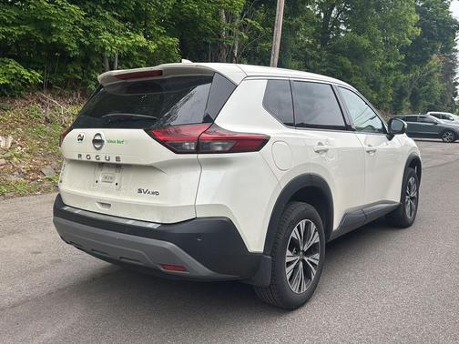 Pearl White Tricoat 2021 Nissan Rogue SV