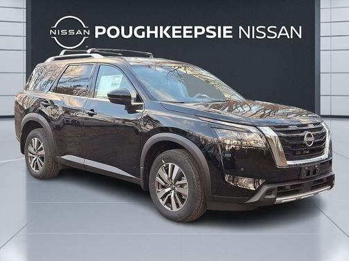 2025 Nissan Pathfinder SL 4WD
