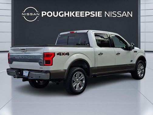 White Platinum Metallic Tri-Coat/Stone Gray 2019 Ford F-150 King Ranch