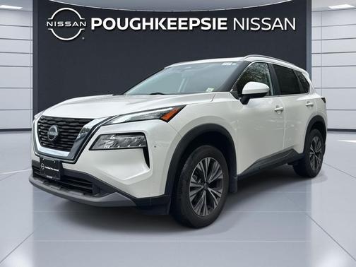 Pearl White Tricoat 2023 Nissan Rogue SV