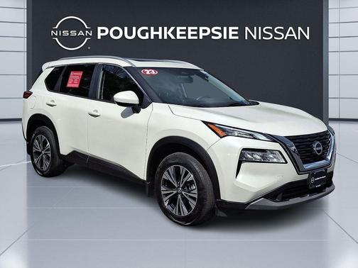 Pearl White Tricoat 2023 Nissan Rogue SV