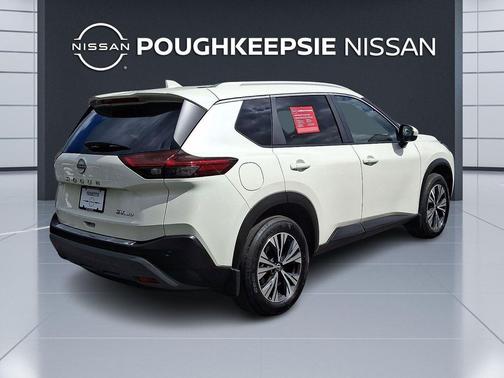 Pearl White Tricoat 2023 Nissan Rogue SV