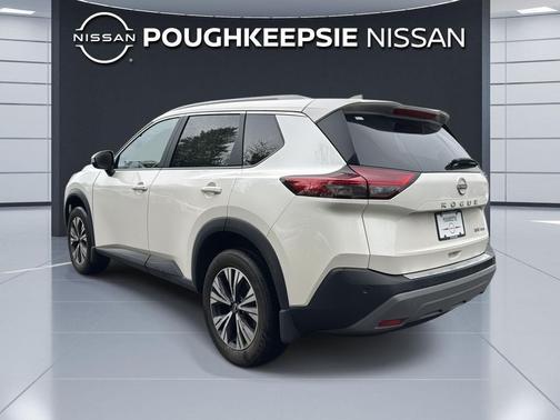 Pearl White Tricoat 2023 Nissan Rogue SV