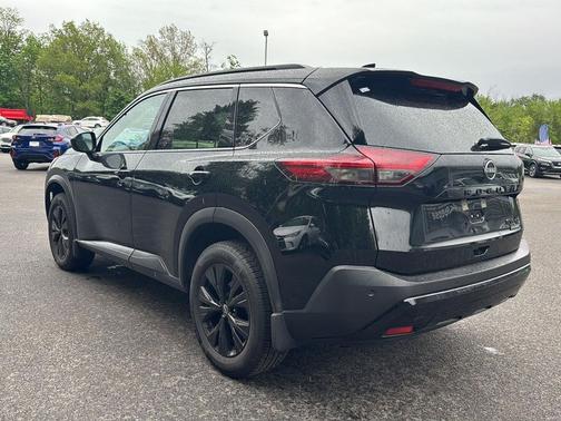 Super Black 2023 Nissan Rogue SV
