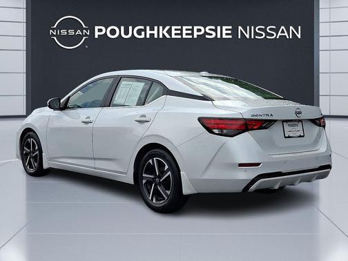 Aspen White Tricoat 2024 Nissan Sentra SV