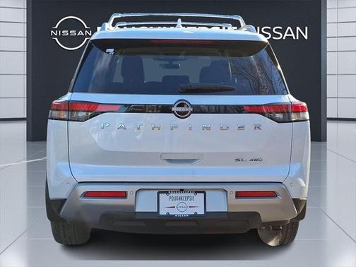 2025 Nissan Pathfinder SL 4WD