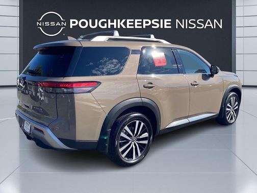 2023 Nissan Pathfinder Platinum 4WD