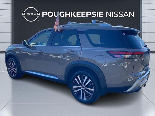 2023 Nissan Pathfinder Platinum 4WD