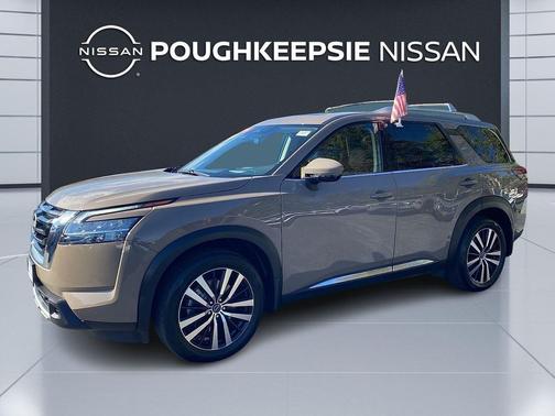 2023 Nissan Pathfinder Platinum 4WD