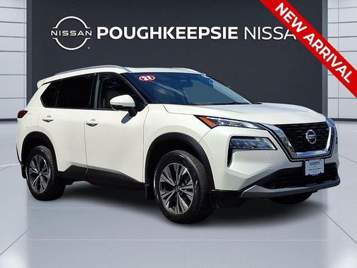 Pearl White Tricoat 2021 Nissan Rogue SV