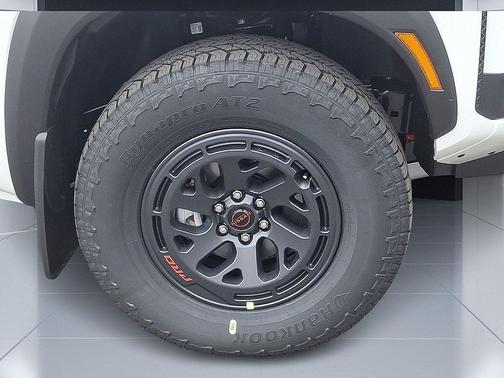 Glacier White 2026 Nissan Frontier PRO-4X