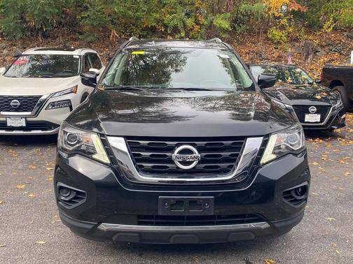 2019 Nissan Pathfinder S