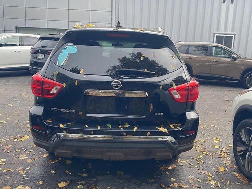 2019 Nissan Pathfinder S