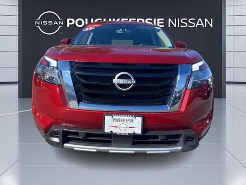 2023 Nissan Pathfinder SL 4WD