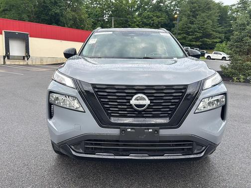 Boulder Gray Pearl/Super Black 2023 Nissan Rogue SV