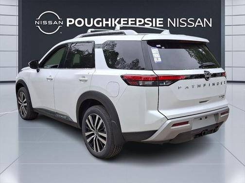 2025 Nissan Pathfinder Platinum 4WD