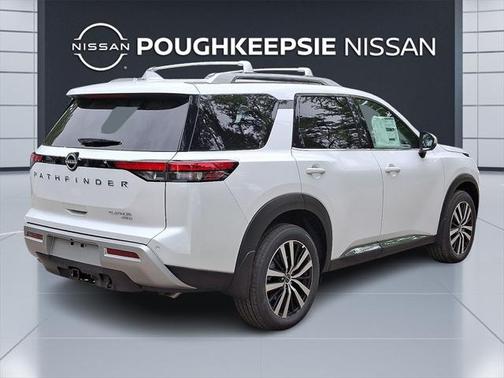 2025 Nissan Pathfinder Platinum 4WD