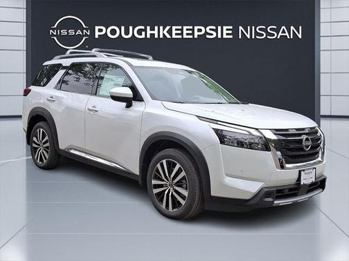 2025 Nissan Pathfinder Platinum 4WD