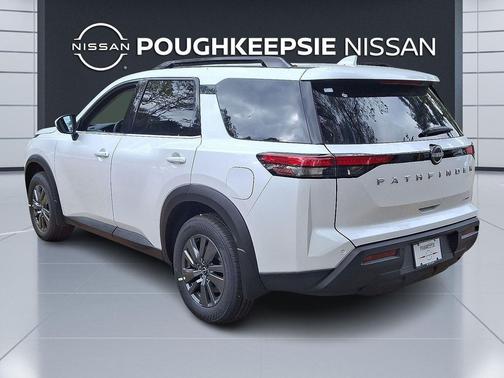 2025 Nissan Pathfinder SV 4WD