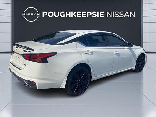 2022 Nissan Altima SR Intelligent AWD