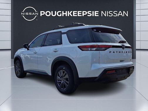 Everest White Pearl Tricoat 2026 Nissan Pathfinder SV