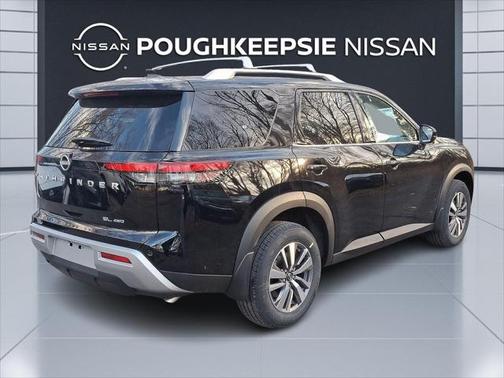 2025 Nissan Pathfinder SL 4WD