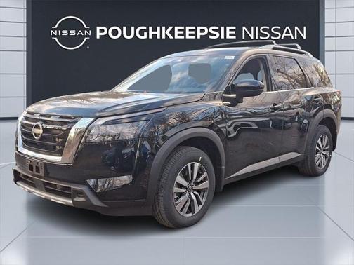 2025 Nissan Pathfinder SL 4WD