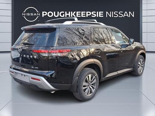 2025 Nissan Pathfinder SL 4WD
