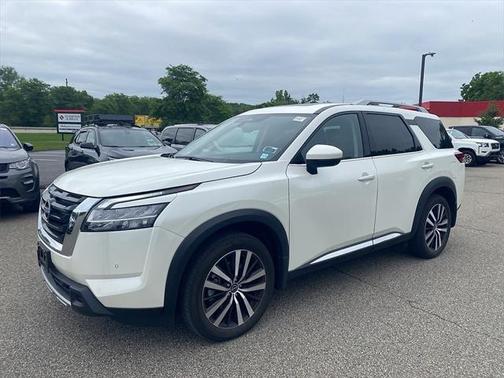 2023 Nissan Pathfinder Platinum 4WD