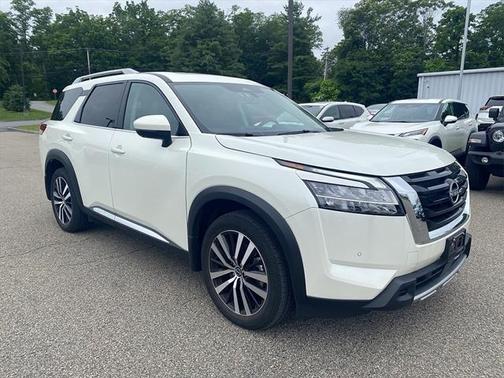 2023 Nissan Pathfinder Platinum 4WD