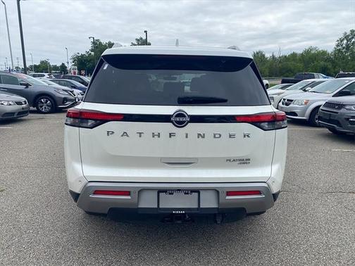 2023 Nissan Pathfinder Platinum 4WD