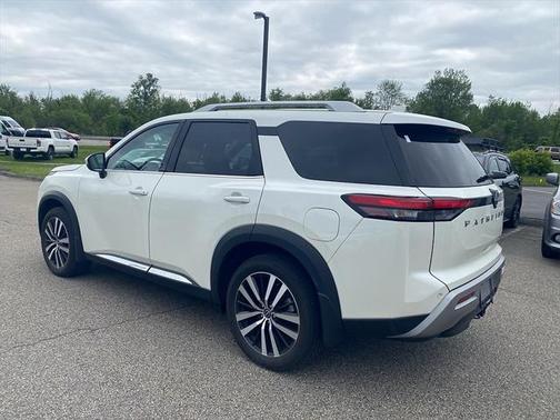 2023 Nissan Pathfinder Platinum 4WD