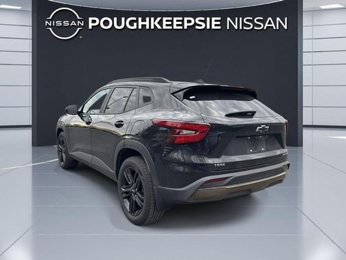 Mosaic Black Metallic 2025 Chevrolet Trax FWD ACTIV