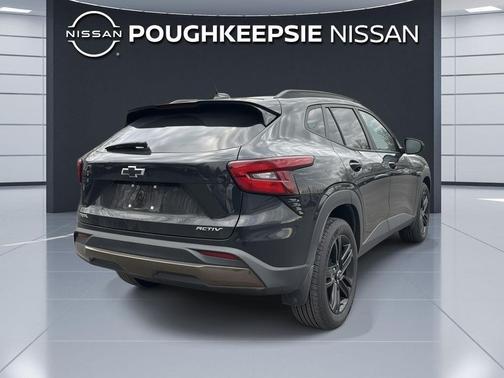 Mosaic Black Metallic 2025 Chevrolet Trax FWD ACTIV