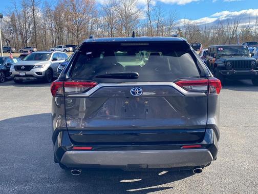 2020 Toyota RAV4 Hybrid SE