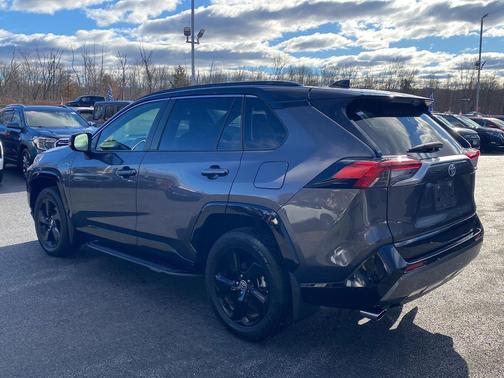 2020 Toyota RAV4 Hybrid SE