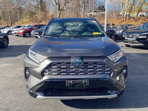 2020 Toyota RAV4 Hybrid SE