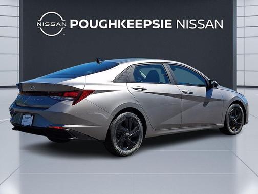 Fluid Metal 2023 Hyundai ELANTRA SEL