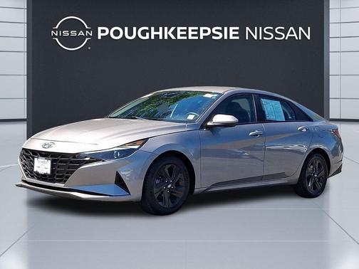 Fluid Metal 2023 Hyundai ELANTRA SEL