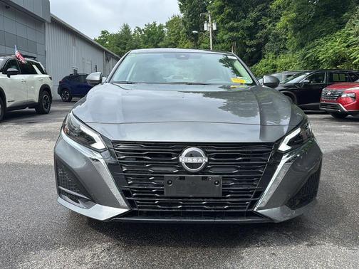 Gun Metallic 2025 Nissan Altima SV FWD