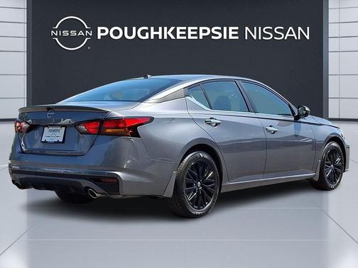 Gun Metallic 2025 Nissan Altima SV FWD