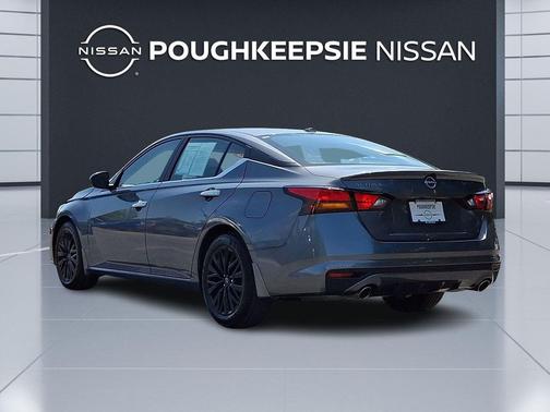 Gun Metallic 2025 Nissan Altima SV FWD