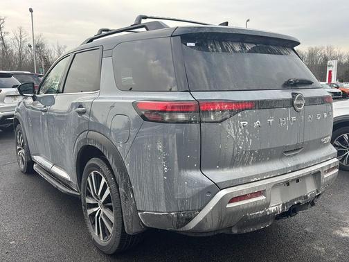 2023 Nissan Pathfinder Platinum 4WD