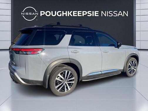 2023 Nissan Pathfinder Platinum 4WD