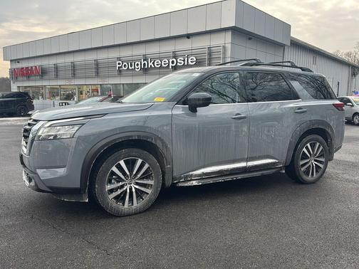 2023 Nissan Pathfinder Platinum 4WD