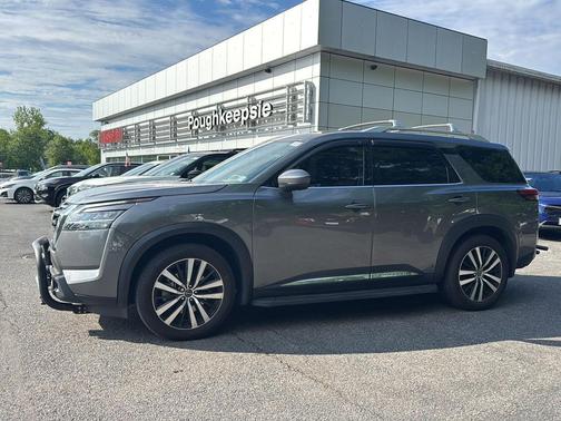 Gun Metallic 2023 Nissan Pathfinder Platinum 4WD
